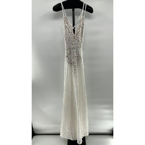 Lulus Dresses & Skirts - Lulus Women Love Of Details White Lace Maxi Dress M